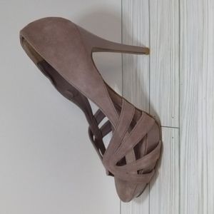 Steve Madden platform high heel shoes in taupe color Women's size 10